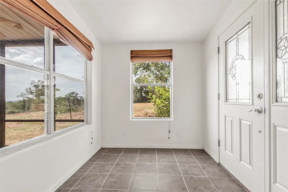 1004 22 Hills Road Gause, TX 77857