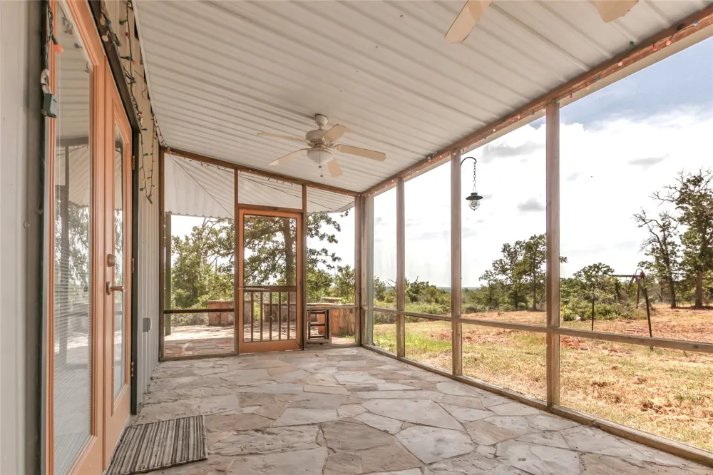 1004 22 Hills Road Gause, TX 77857