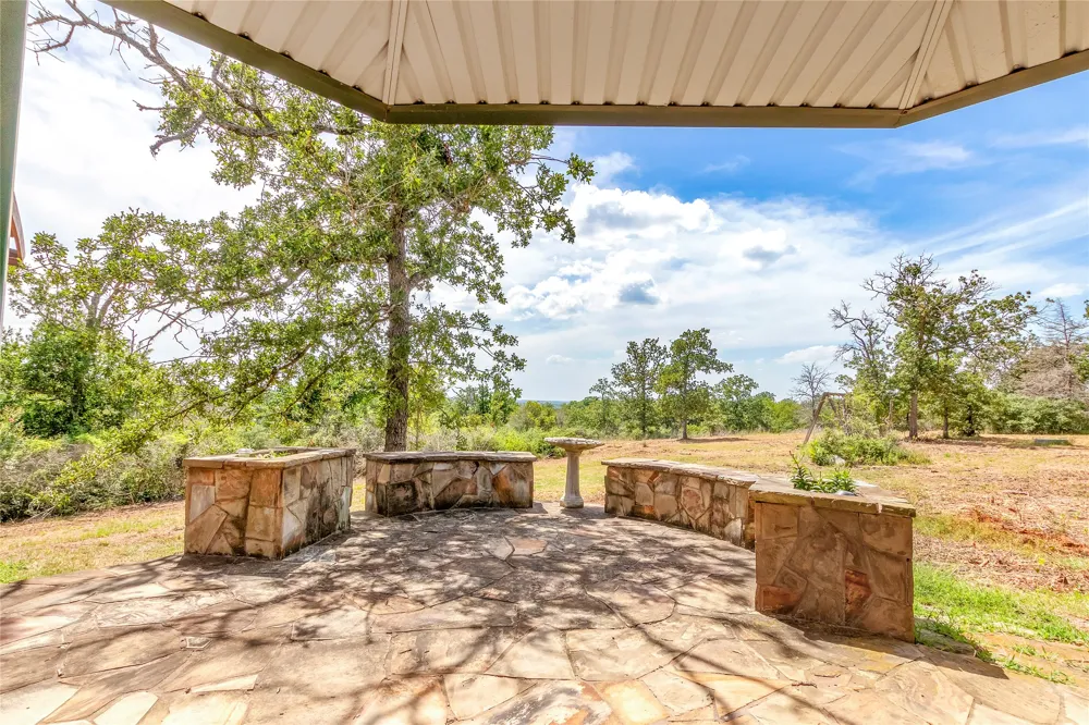 1004 22 Hills Road Gause, TX 77857