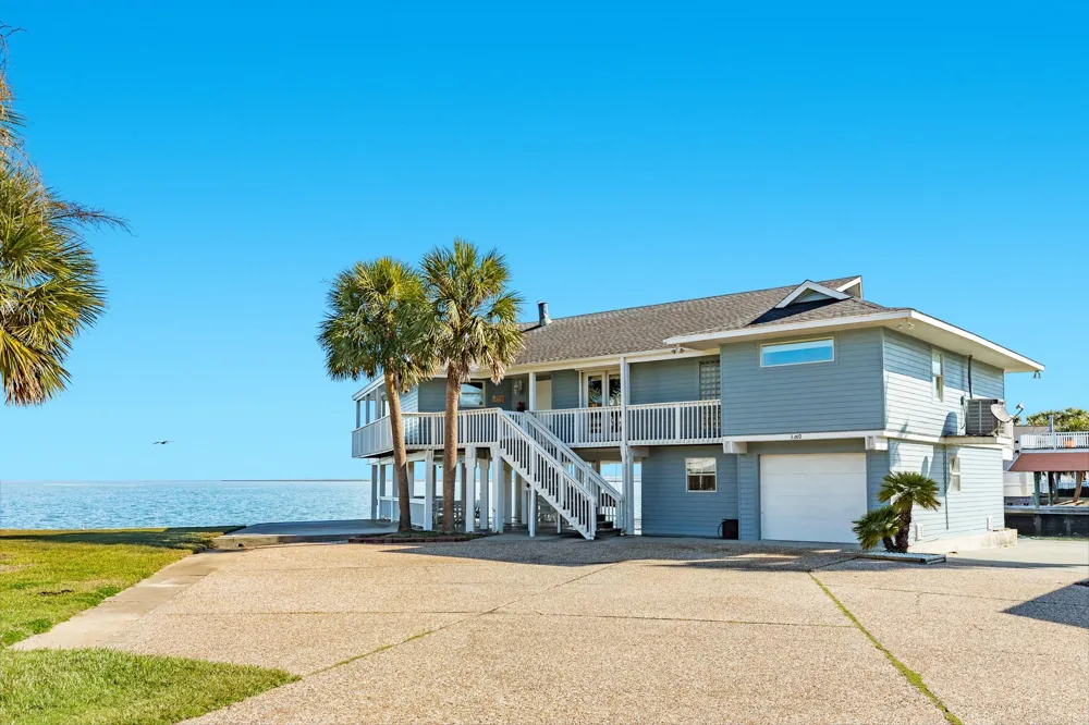 3910 Bob Smith Road Jamaica Beach, TX 77554