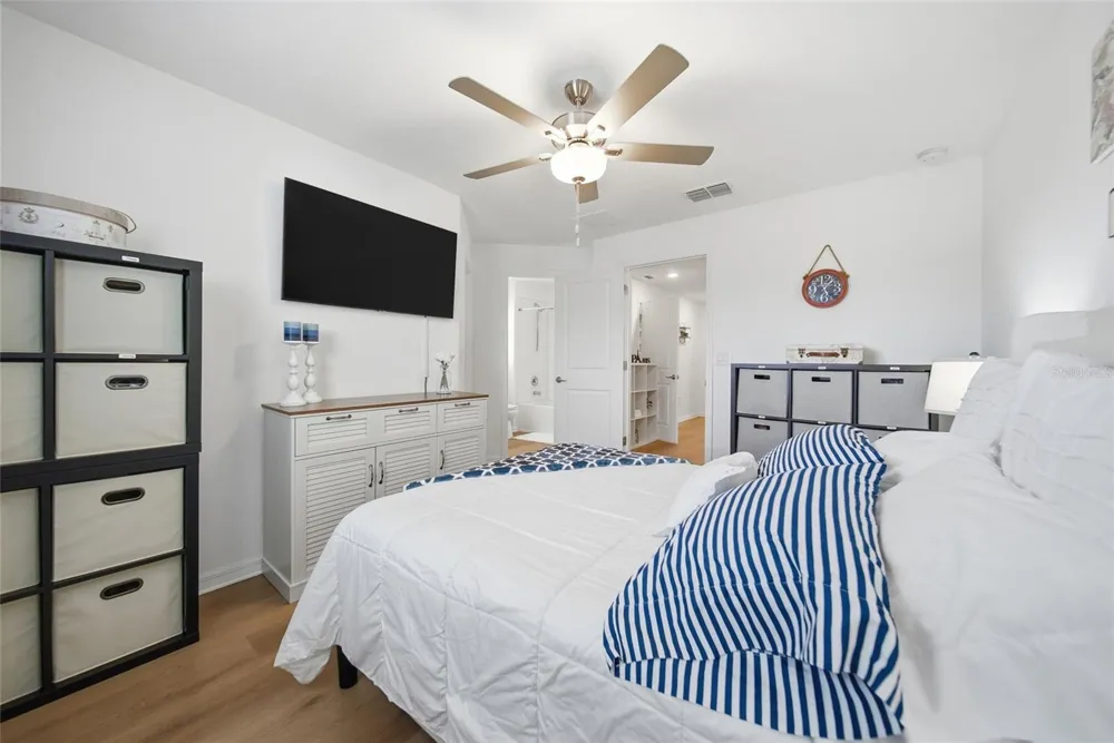 32041 POWDERPUFF MIMOSA DRIVE San Antonio, FL 33576