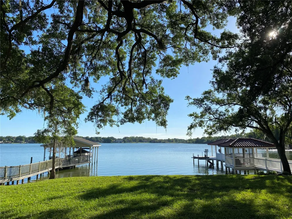 5119 LAKE IN THE WOODS BOULEVARD Lakeland, FL 33813
