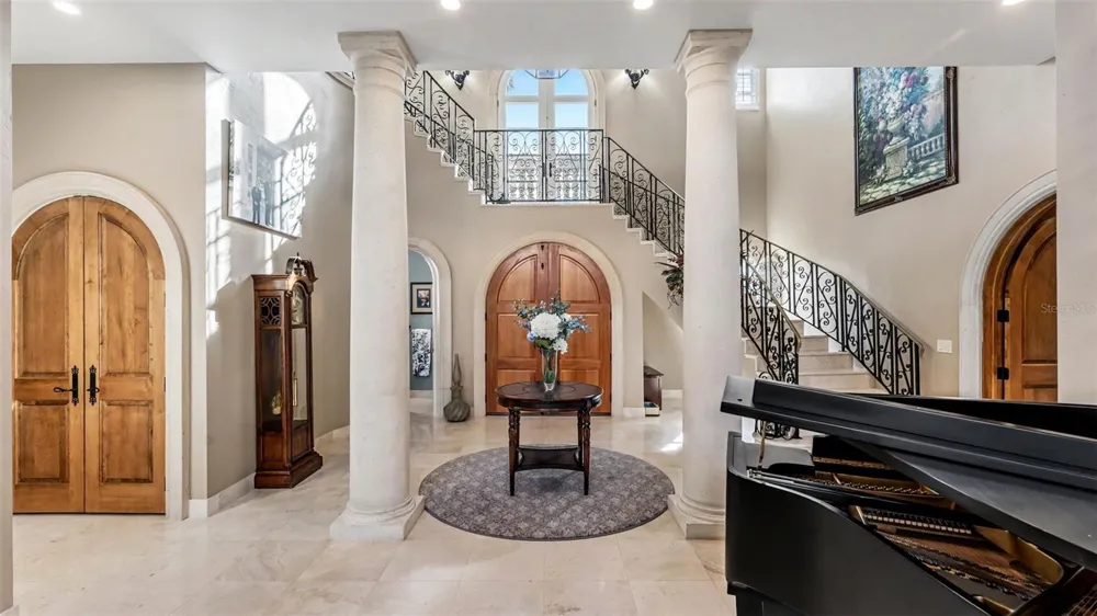 5119 LAKE IN THE WOODS BOULEVARD Lakeland, FL 33813