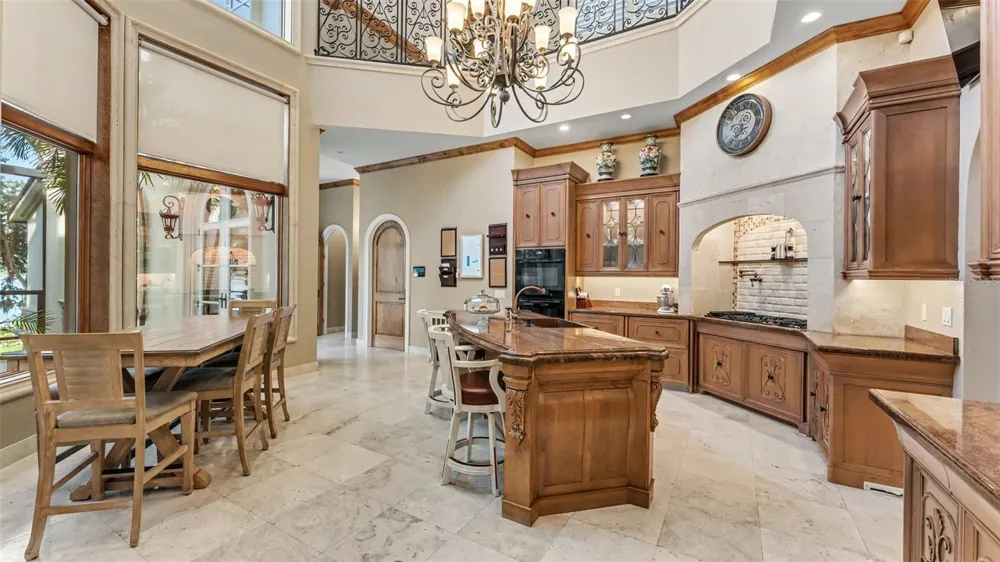 5119 LAKE IN THE WOODS BOULEVARD Lakeland, FL 33813