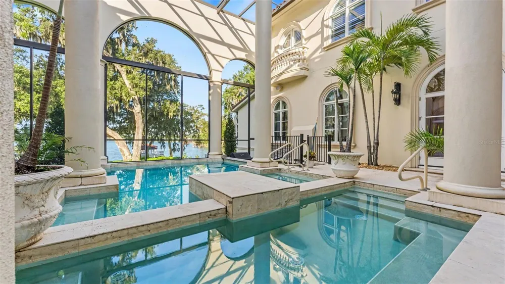 5119 LAKE IN THE WOODS BOULEVARD Lakeland, FL 33813