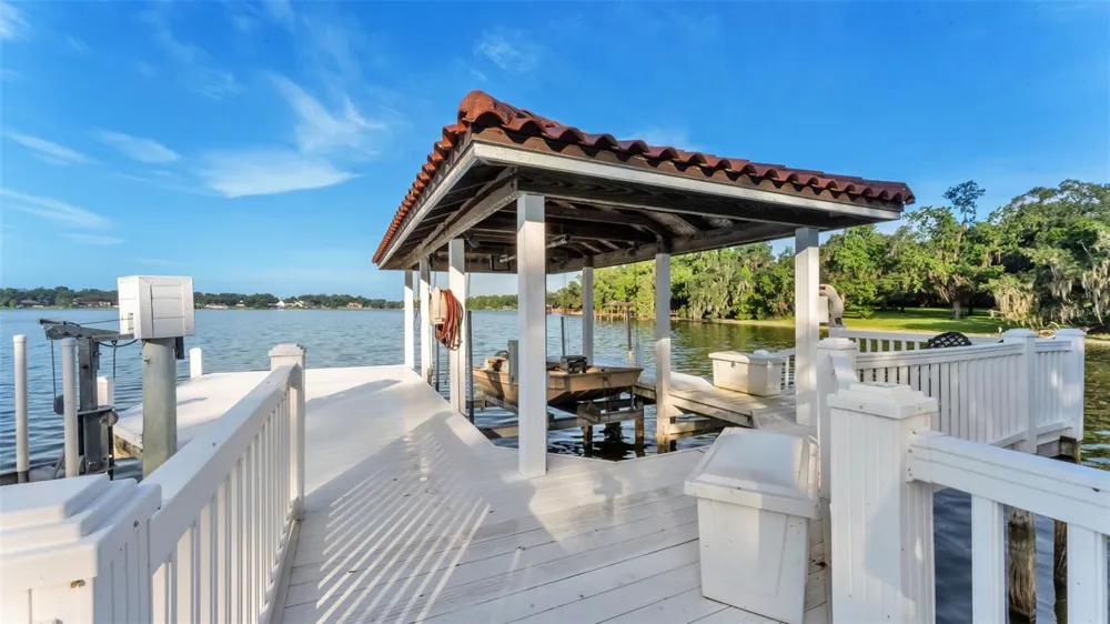 5119 LAKE IN THE WOODS BOULEVARD Lakeland, FL 33813