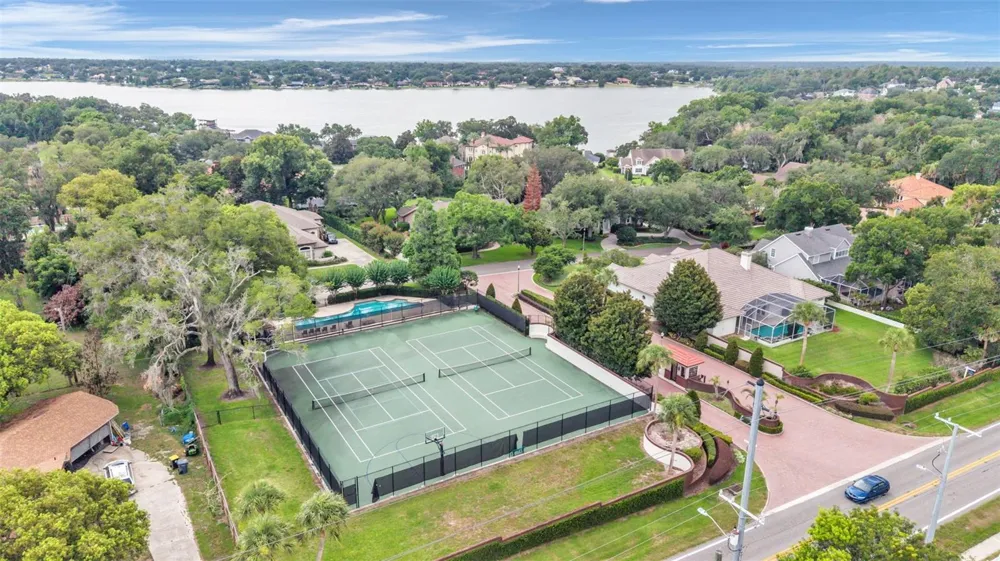 5119 LAKE IN THE WOODS BOULEVARD Lakeland, FL 33813