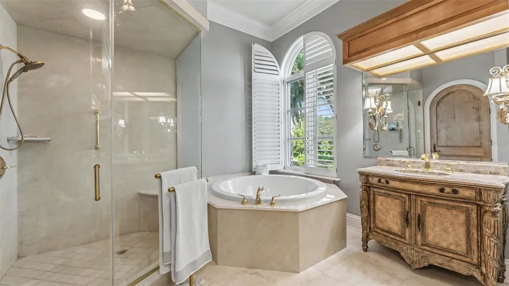 5119 LAKE IN THE WOODS BOULEVARD Lakeland, FL 33813
