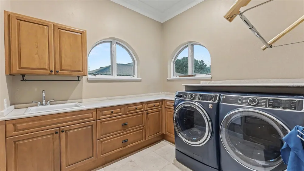 5119 LAKE IN THE WOODS BOULEVARD Lakeland, FL 33813