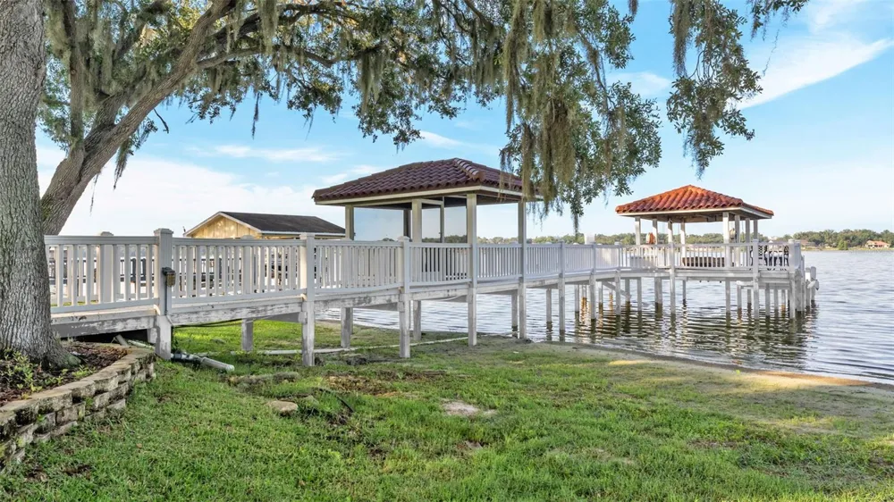 5119 LAKE IN THE WOODS BOULEVARD Lakeland, FL 33813