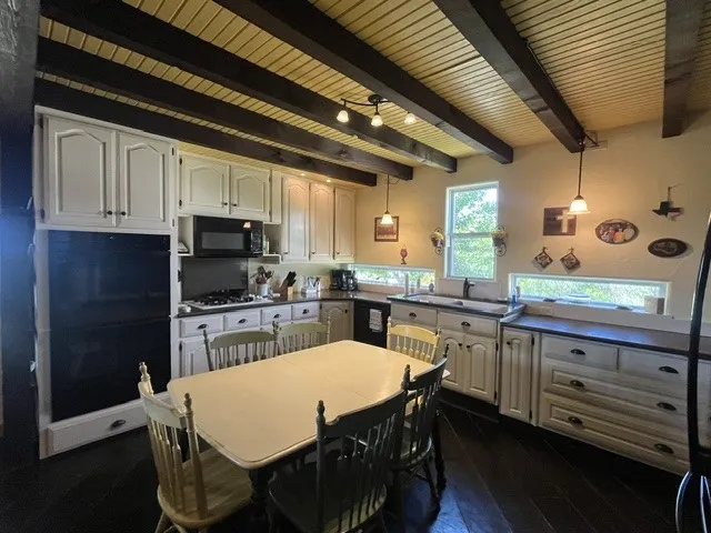 715 County Road 426 Purmela, TX 76566