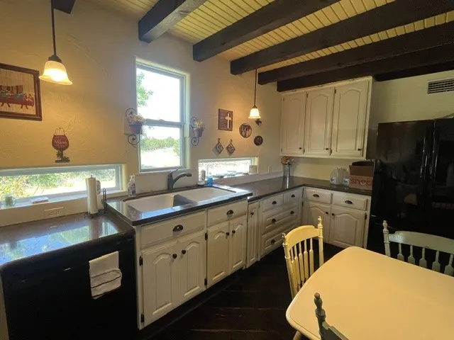 715 County Road 426 Purmela, TX 76566