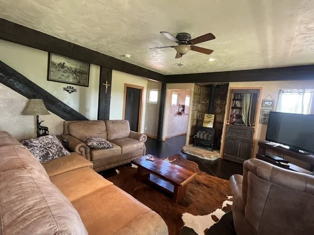 715 County Road 426 Purmela, TX 76566