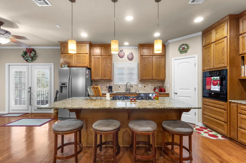 5545 S 11th Avenue Sabine Pass, TX 77655