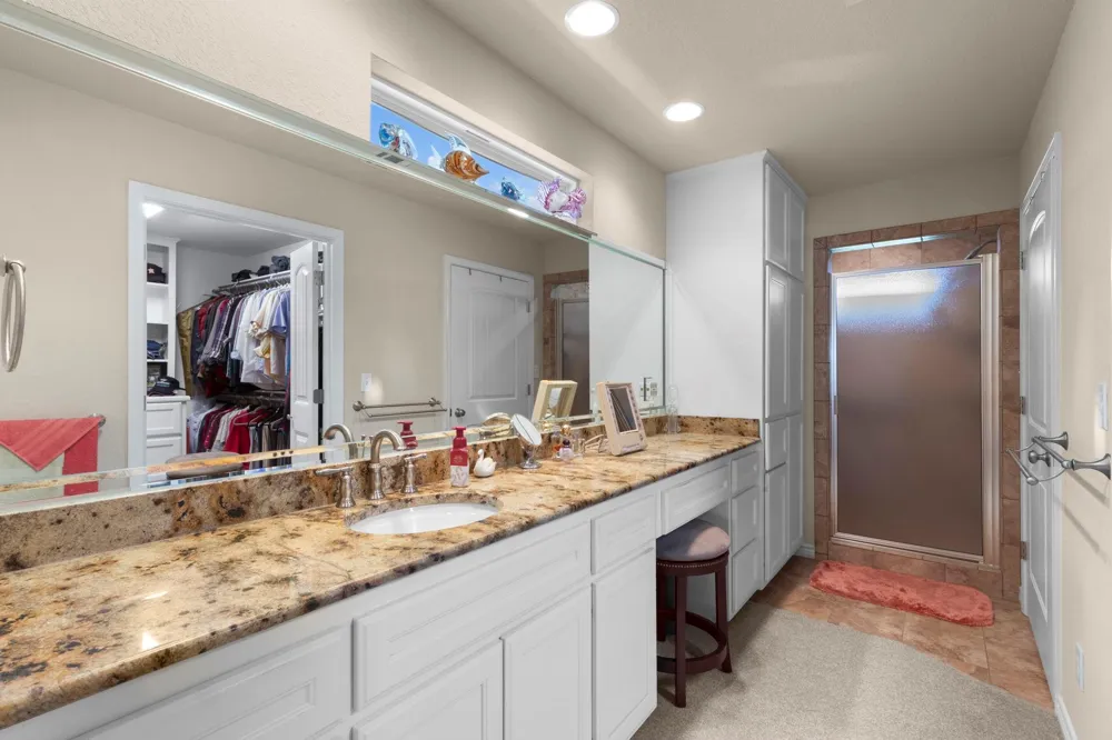 5545 S 11th Avenue Sabine Pass, TX 77655