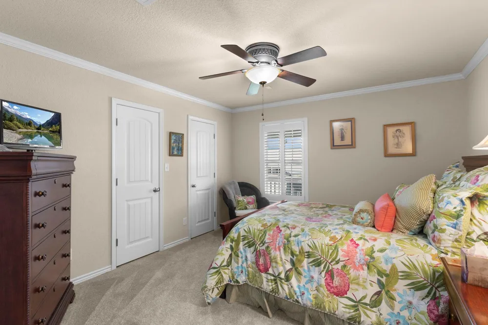 5545 S 11th Avenue Sabine Pass, TX 77655