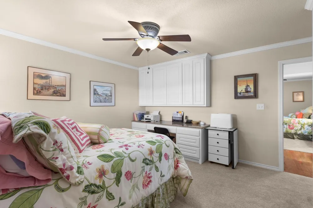 5545 S 11th Avenue Sabine Pass, TX 77655