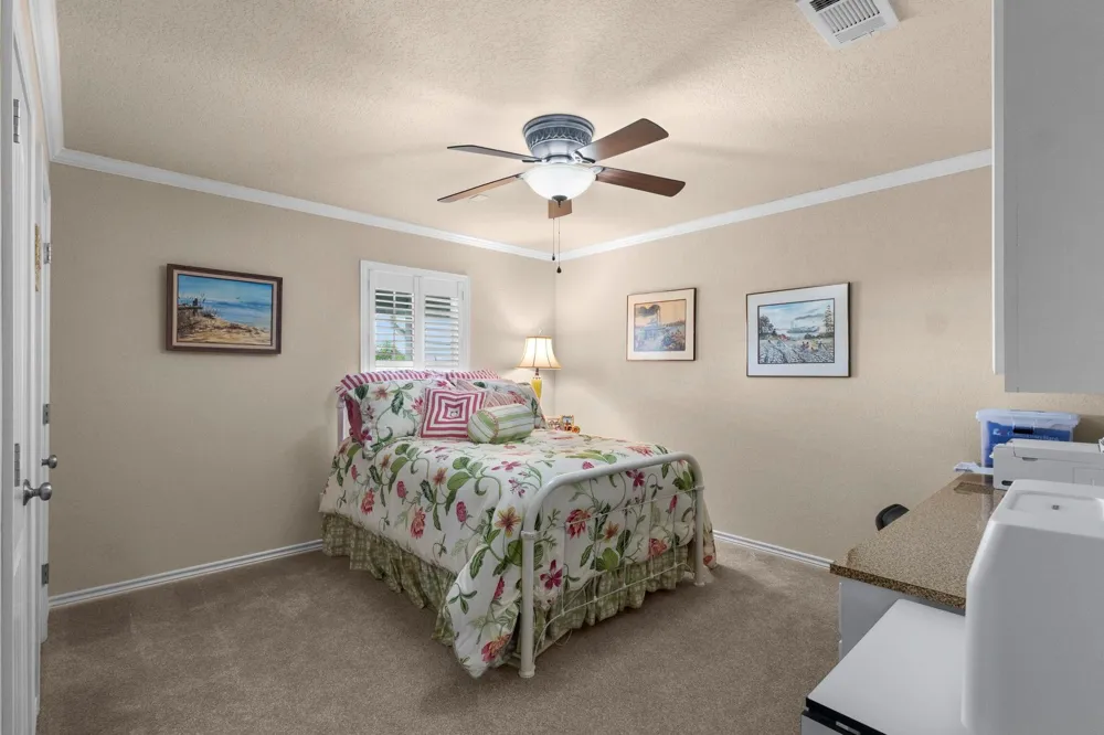 5545 S 11th Avenue Sabine Pass, TX 77655