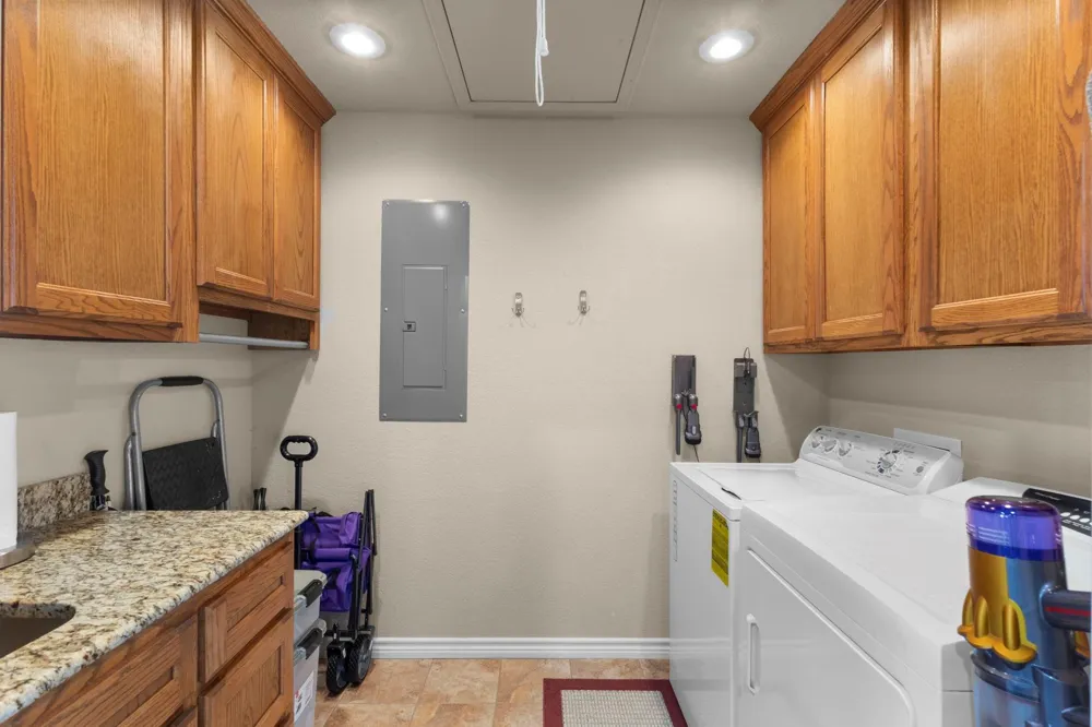 5545 S 11th Avenue Sabine Pass, TX 77655