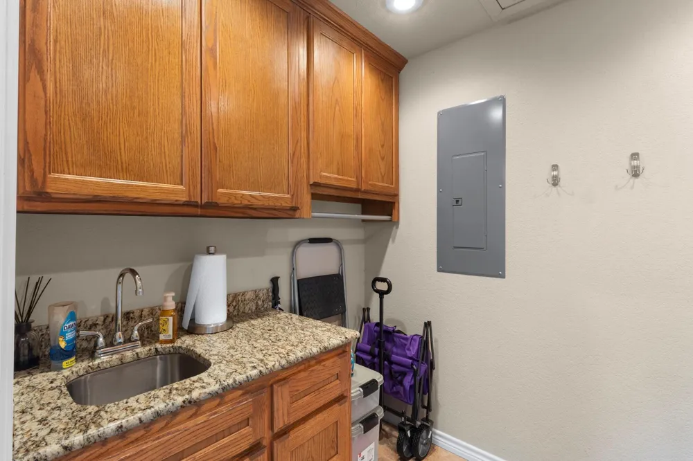 5545 S 11th Avenue Sabine Pass, TX 77655