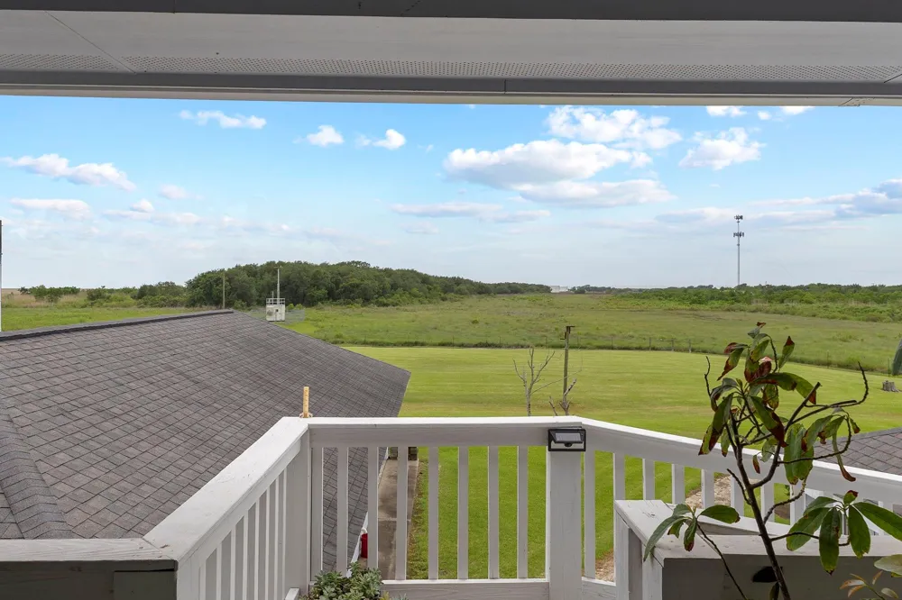 5545 S 11th Avenue Sabine Pass, TX 77655