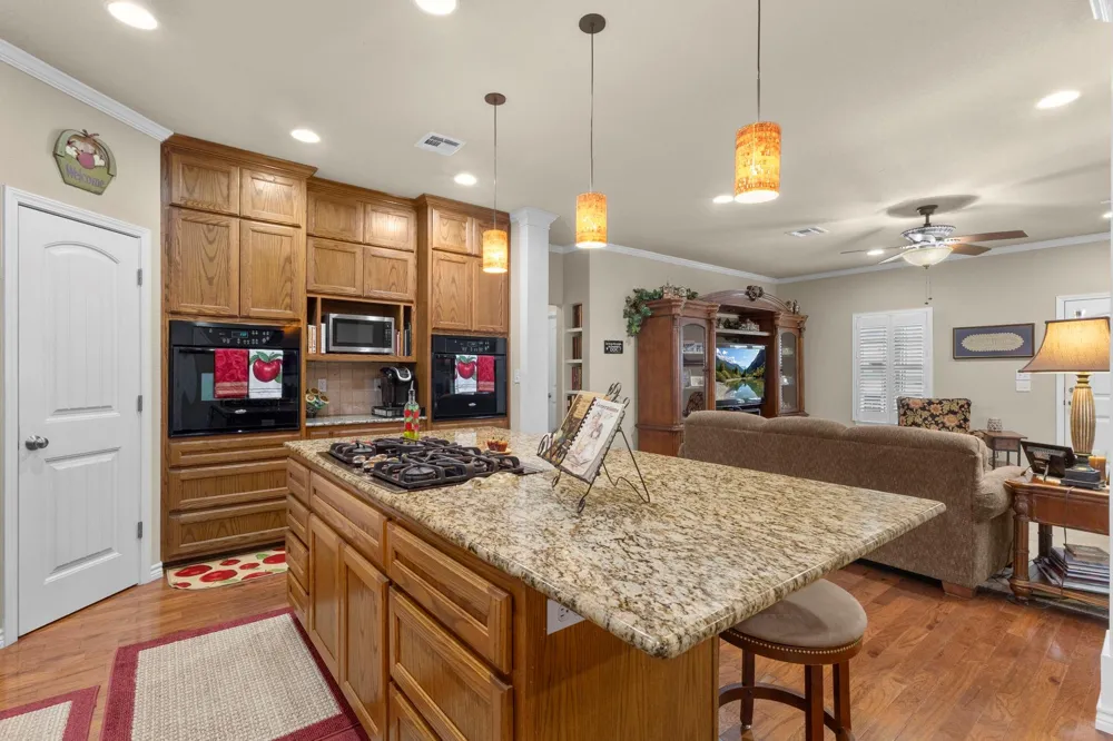 5545 S 11th Avenue Sabine Pass, TX 77655