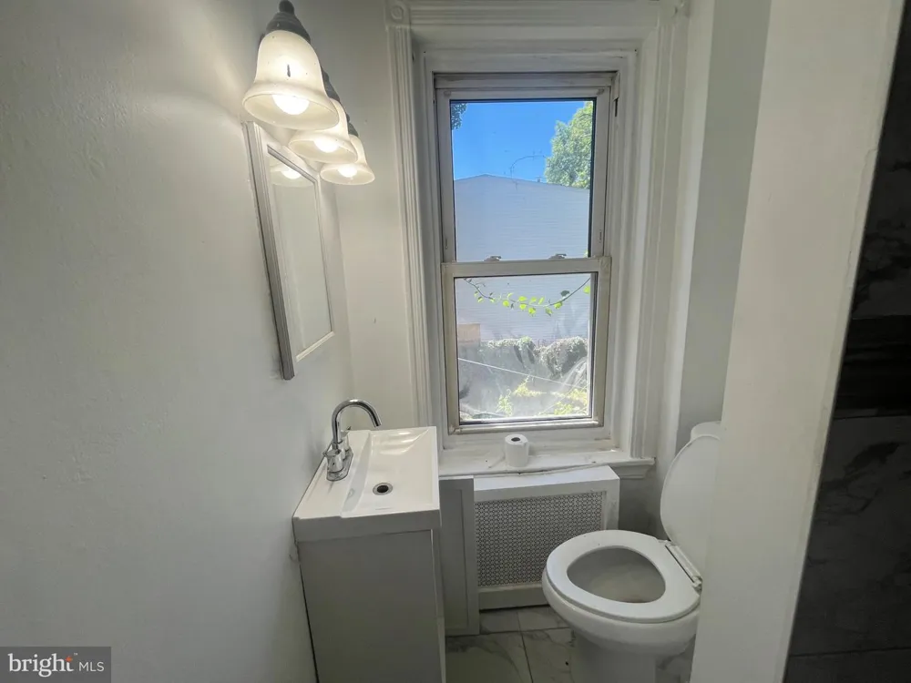 1364 W SPENCER STREET Philadelphia, PA 19141