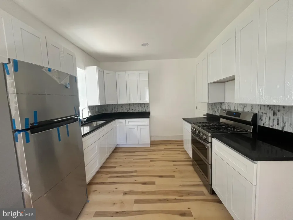 1364 W SPENCER STREET Philadelphia, PA 19141