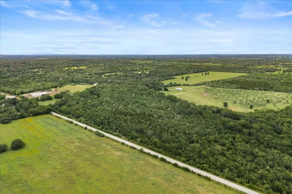 Charcoal Road Waelder, TX 78959