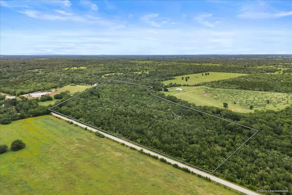 Charcoal Road Waelder, TX 78959