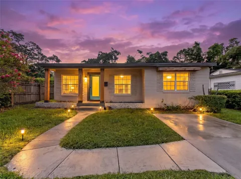 2121 IVANHOE ROAD