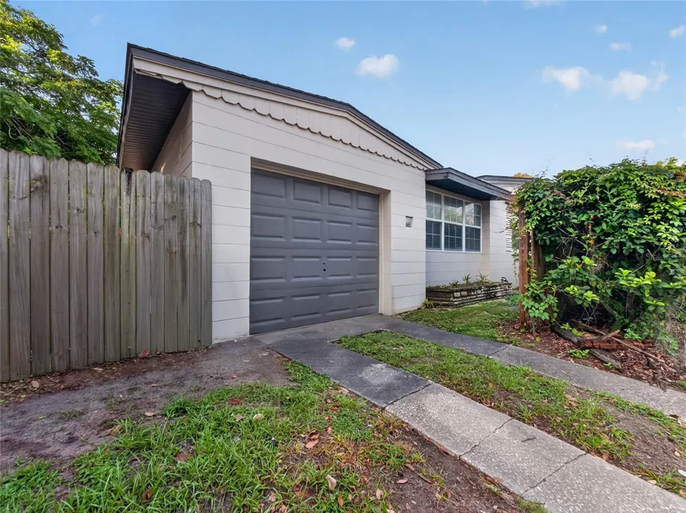 2121 IVANHOE ROAD Orlando, FL 32804