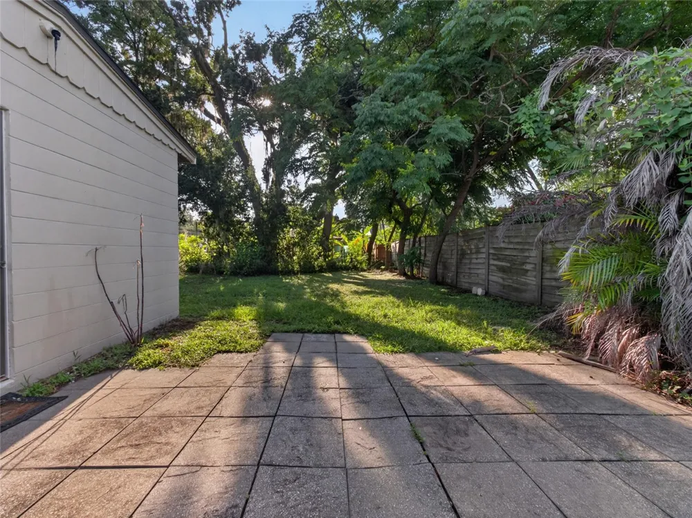 2121 IVANHOE ROAD Orlando, FL 32804