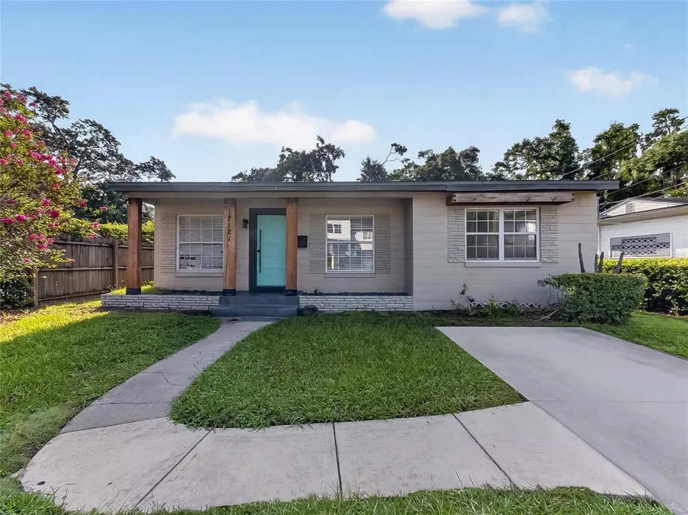 2121 IVANHOE ROAD Orlando, FL 32804