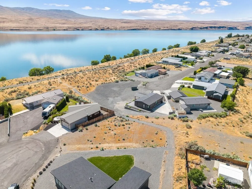407 Island View SW Mattawa, WA 99349