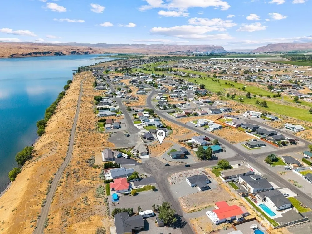 407 Island View SW Mattawa, WA 99349