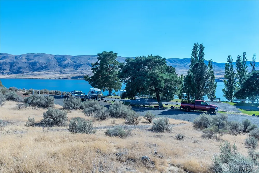 407 Island View SW Mattawa, WA 99349