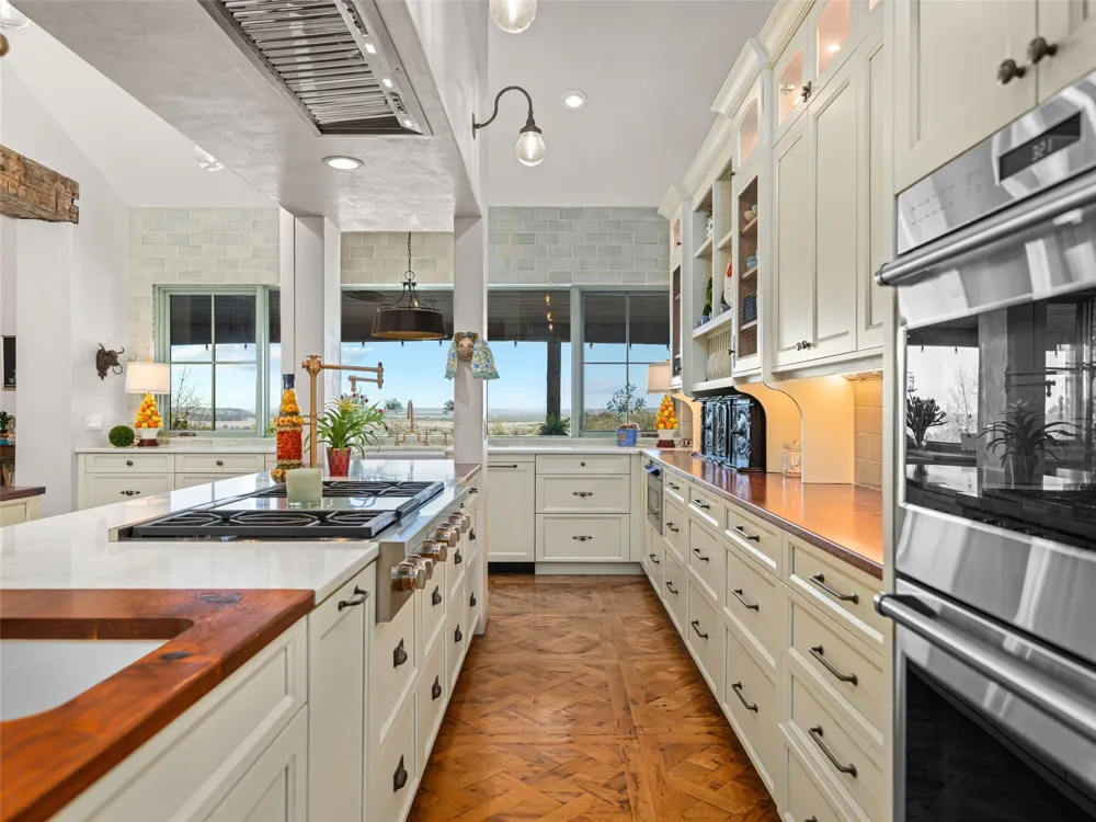 77 Last Trail Fredericksburg, TX 78624