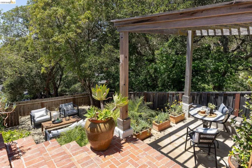 110 Somerset Rd Piedmont, CA 94611