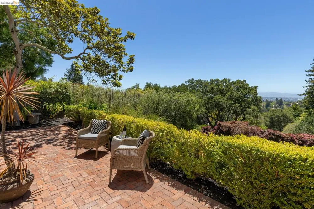 110 Somerset Rd Piedmont, CA 94611