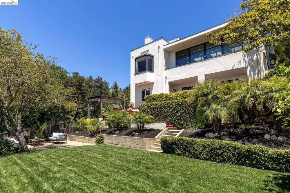 110 Somerset Rd Piedmont, CA 94611