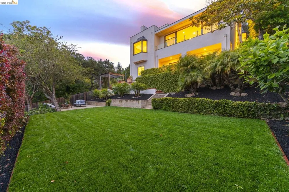 110 Somerset Rd Piedmont, CA 94611