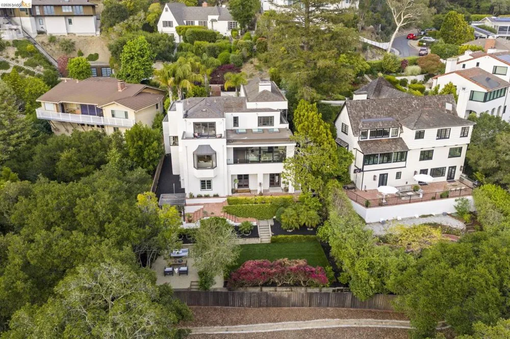 110 Somerset Rd Piedmont, CA 94611