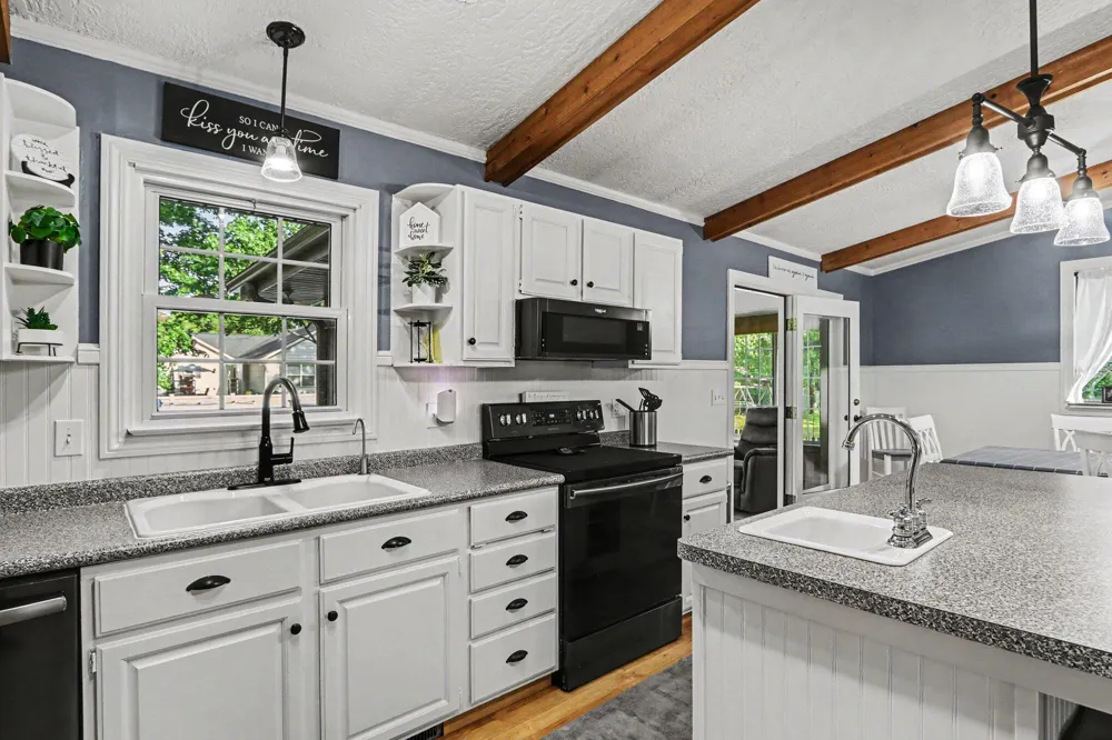 8275 Valleywood Lane Portage, MI 49024