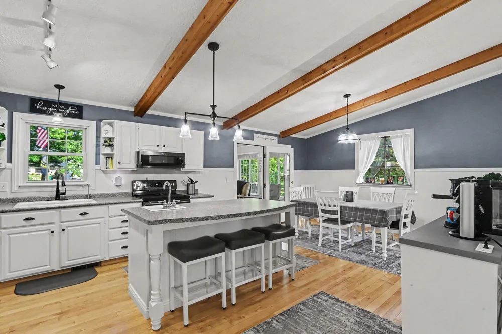 8275 Valleywood Lane Portage, MI 49024