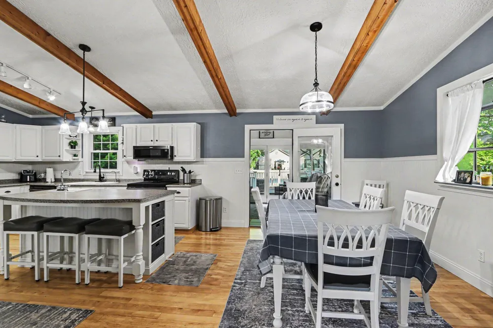 8275 Valleywood Lane Portage, MI 49024