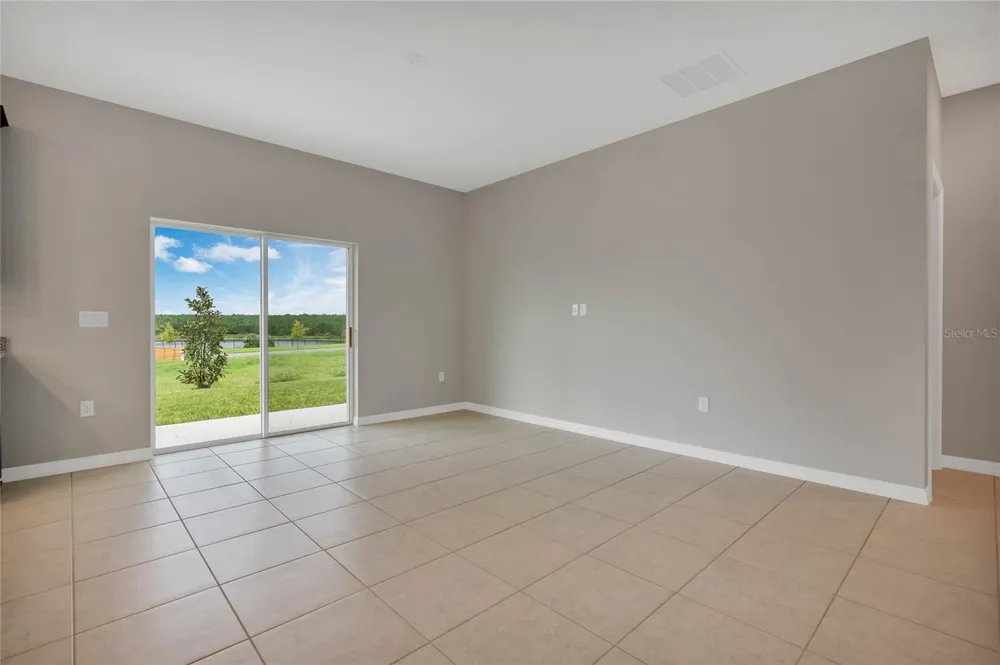 717 CROWN ROSE DRIVE Eagle Lake, FL 33839