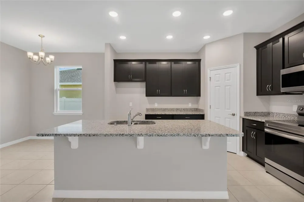 717 CROWN ROSE DRIVE Eagle Lake, FL 33839