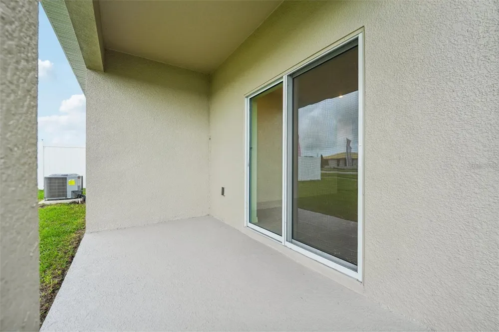 717 CROWN ROSE DRIVE Eagle Lake, FL 33839