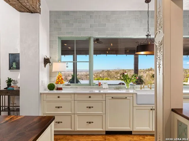 77 Last Trl Fredericksburg, TX 78624